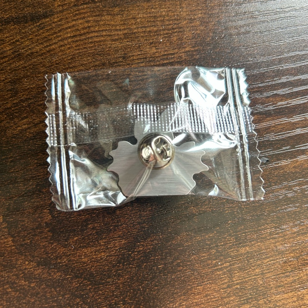 Easter Peccy Pin - Picture 2 of 2